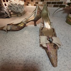 Hype hand made kitten heel size 8 1/2